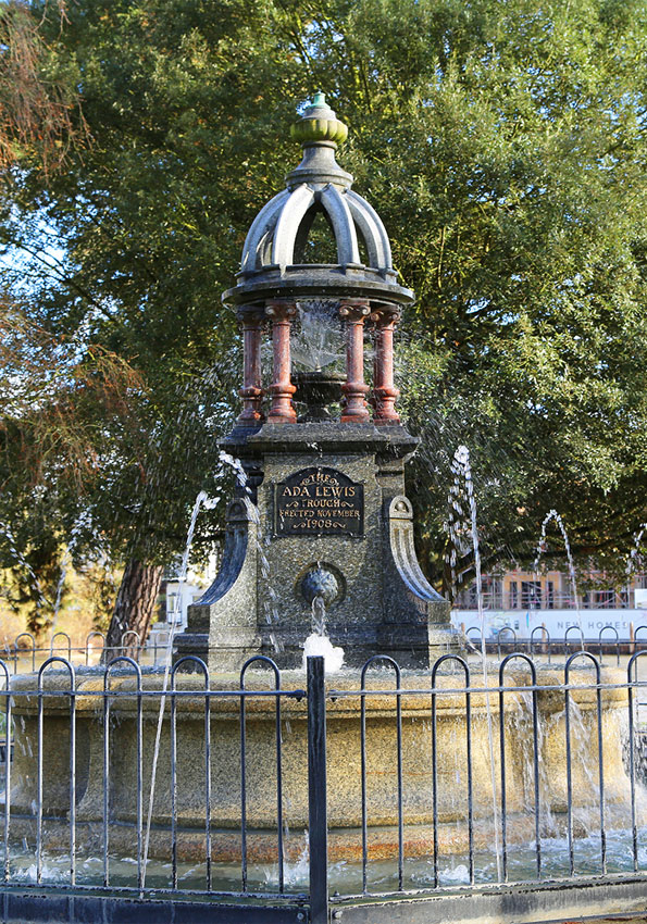Fountain in Maidenhead Bridge Garden