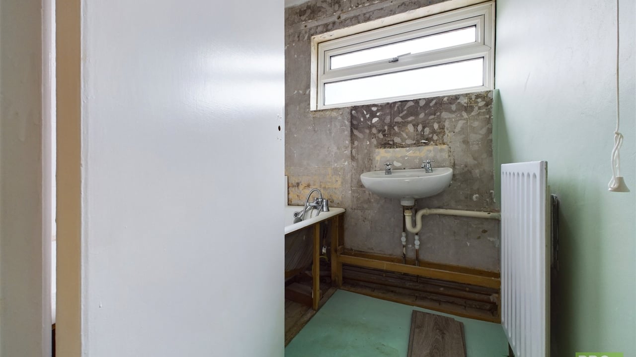 Picture No. 18 - The Chantrys, Farnham