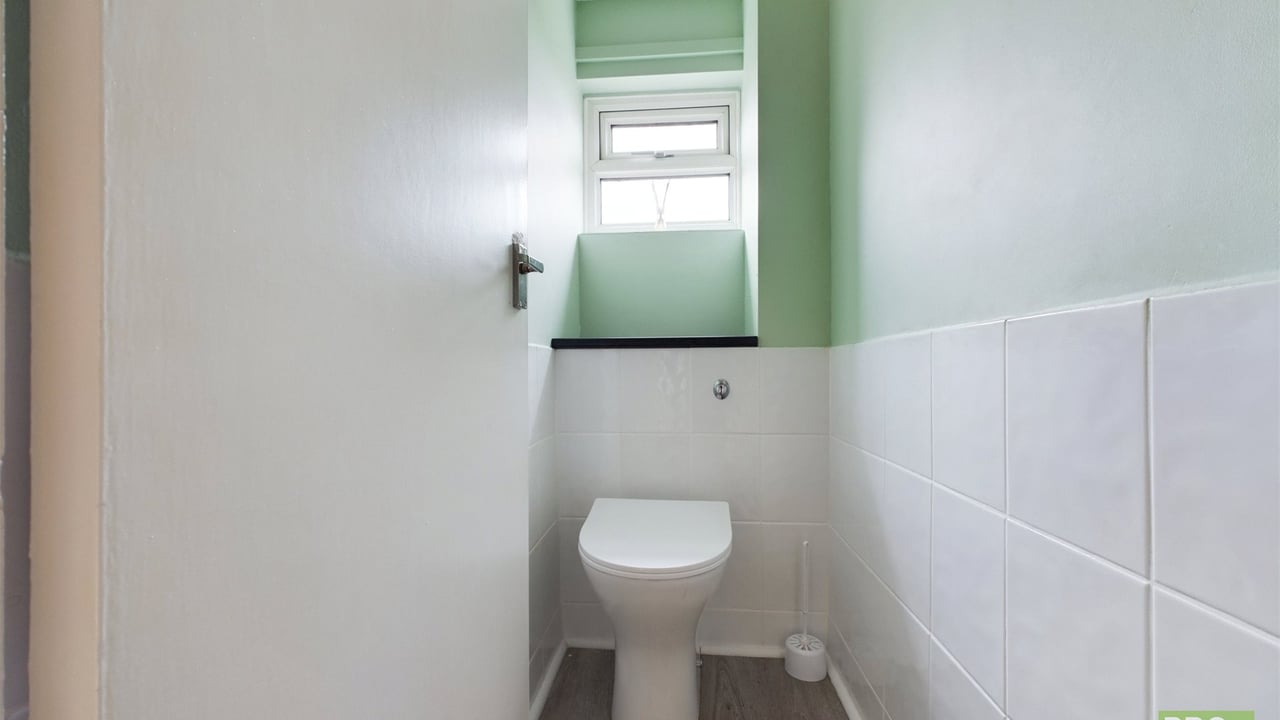 Picture No. 19 - The Chantrys, Farnham