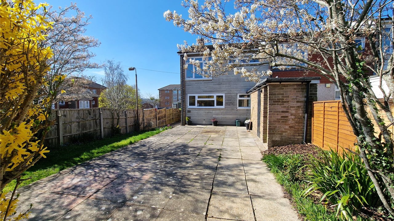 Picture No. 33 - The Chantrys, Farnham