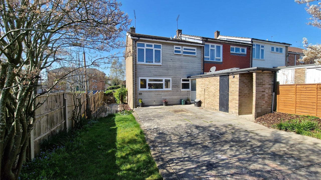 Picture No. 34 - The Chantrys, Farnham