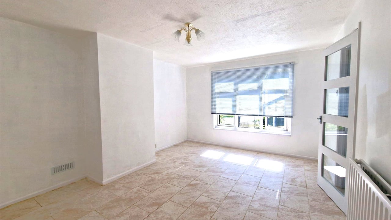 Picture No. 35 - The Chantrys, Farnham