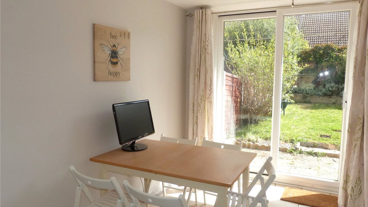 Picture No. 08 - Viking, Bracknell