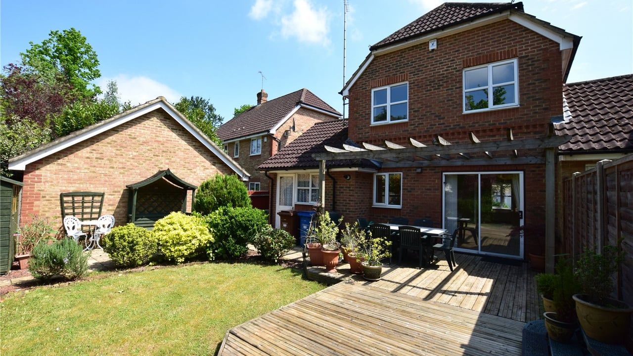 Picture No. 04 - Leverkusen Road, Bracknell