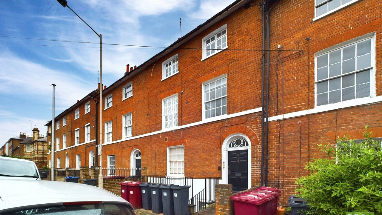 Picture No. 01 - Russell Street, Reading