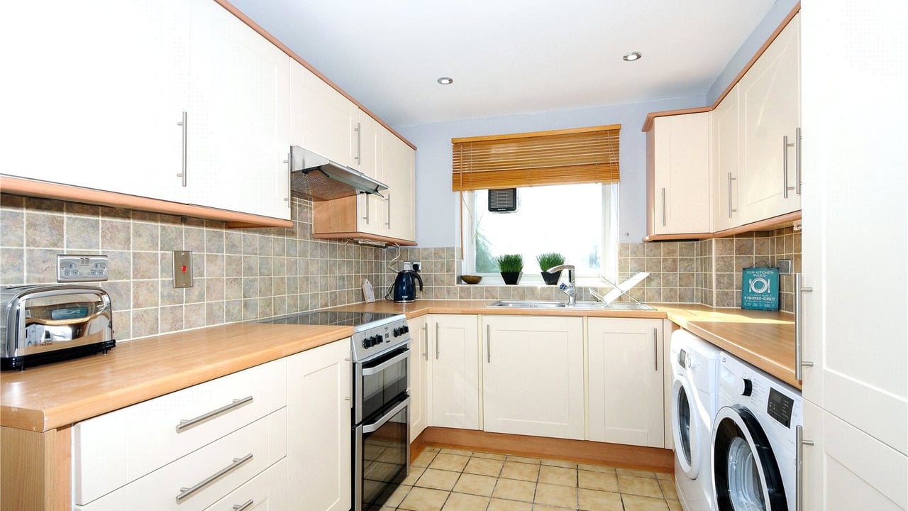 Kitchen - Hubberholme, Bracknell
