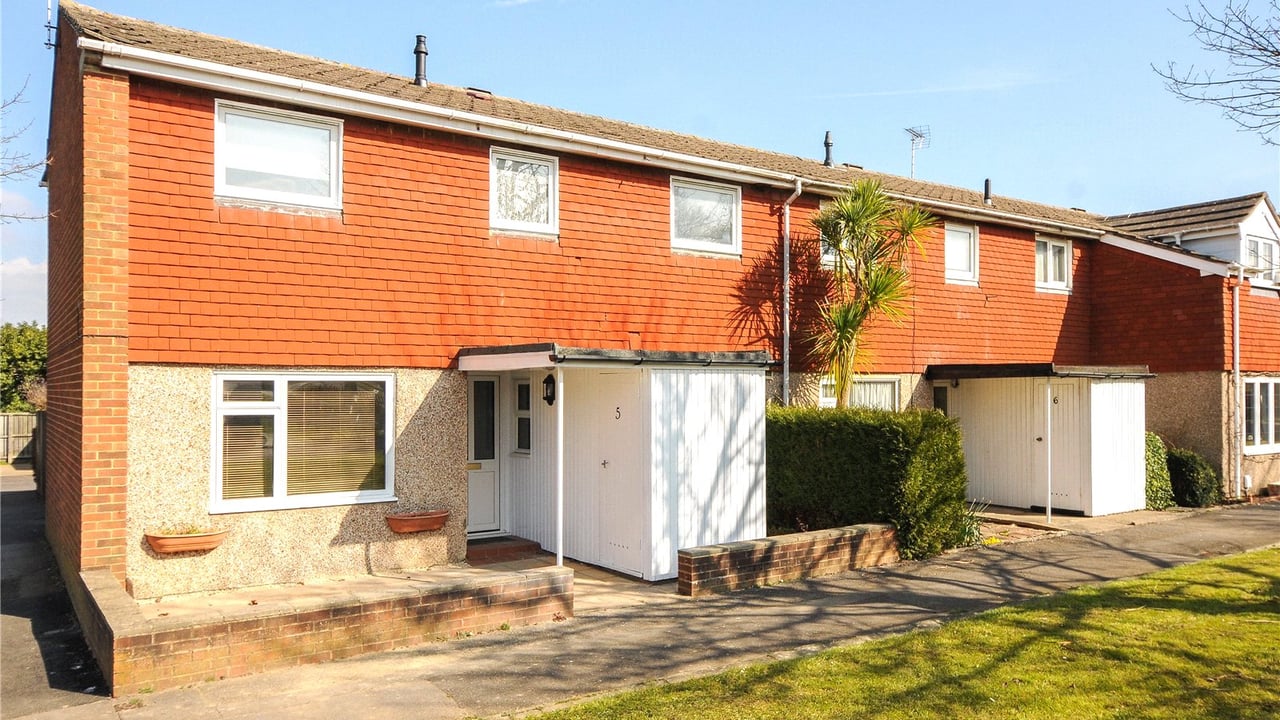 Front - Hubberholme, Bracknell