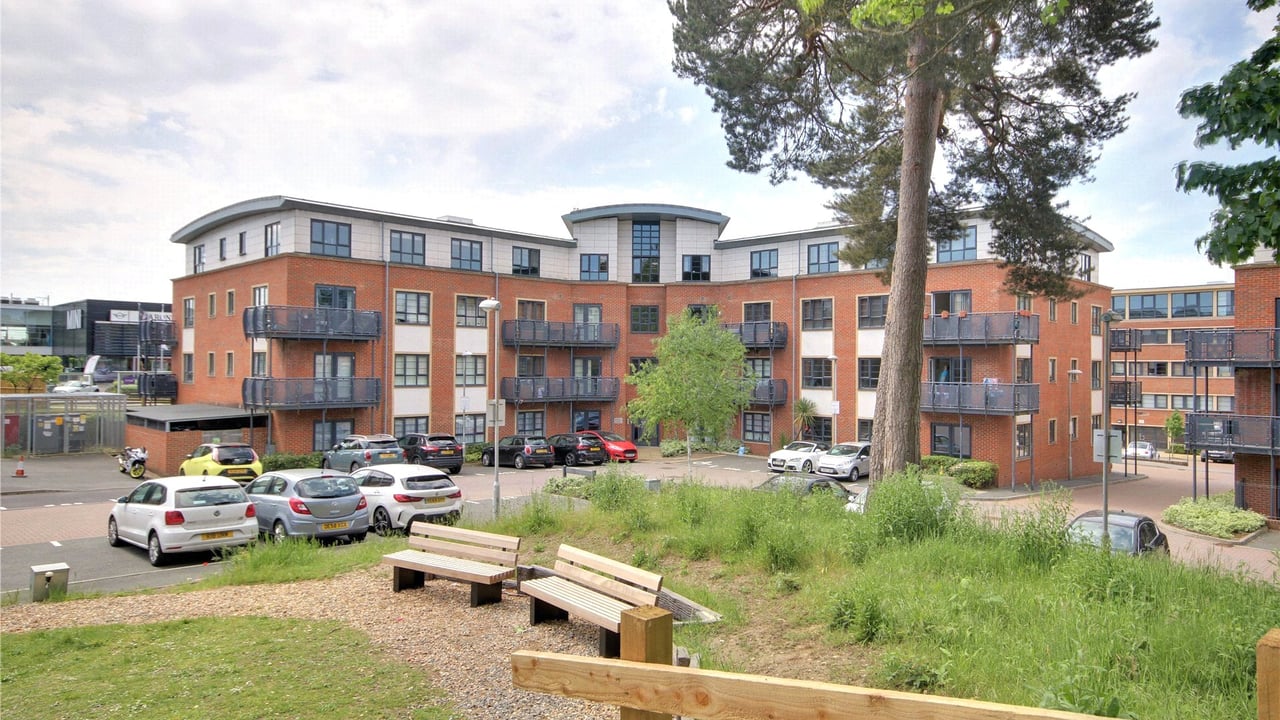 Picture No. 01 - Wallis Square, Farnborough