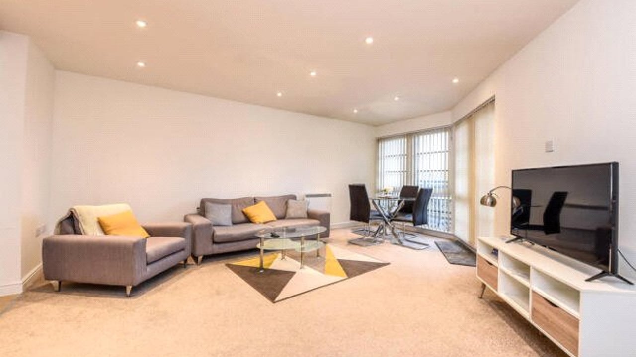 Picture No. 03 - Wallis Square, Farnborough