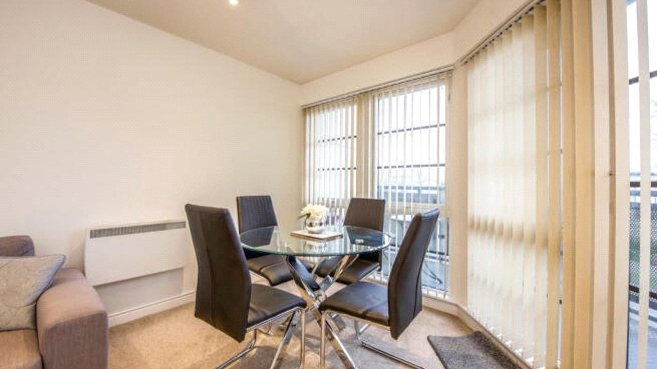 Picture No. 05 - Wallis Square, Farnborough