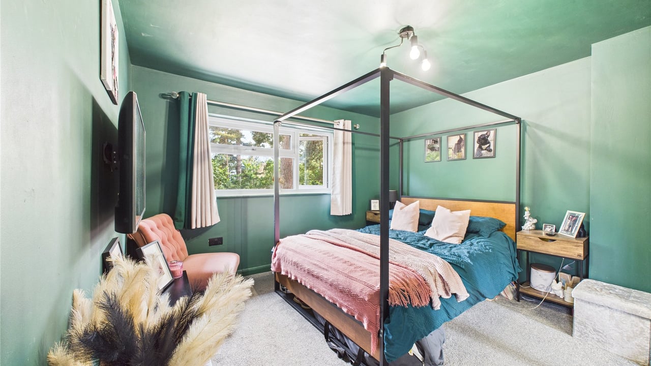 Picture No. 09 - Mitcham Road, Surrey