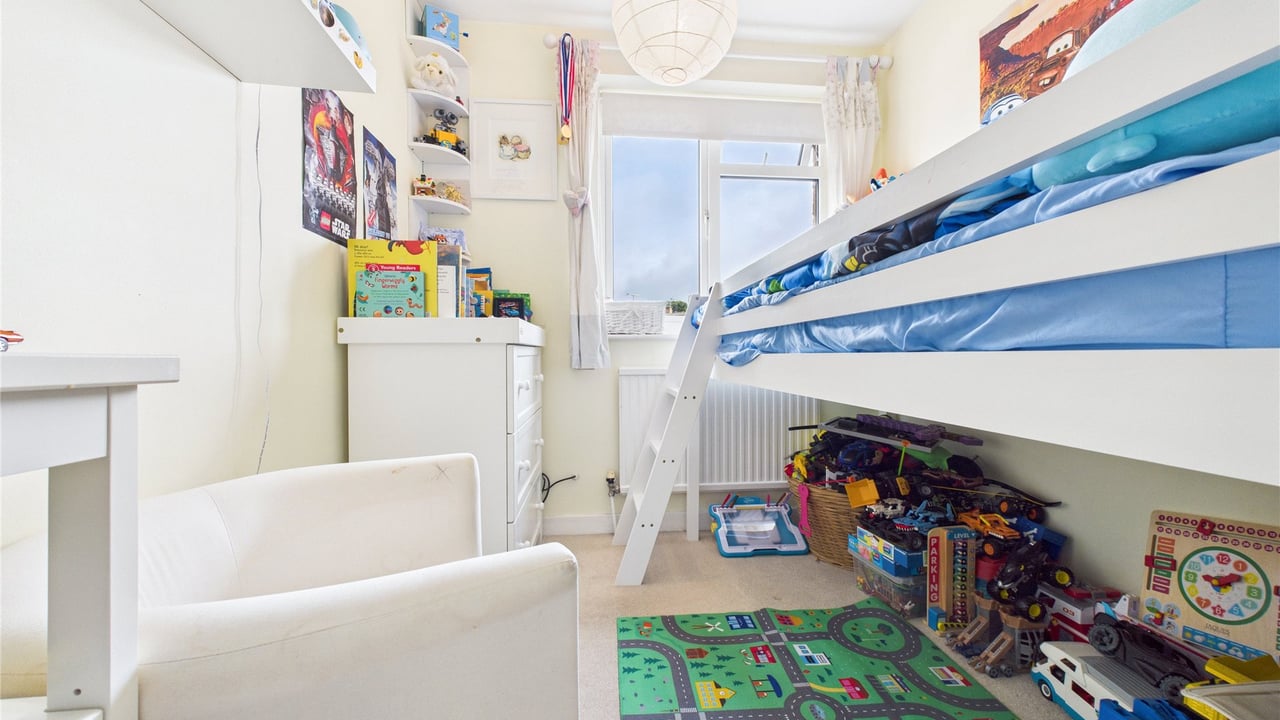 Picture No. 01 - Mendip Road, Farnborough