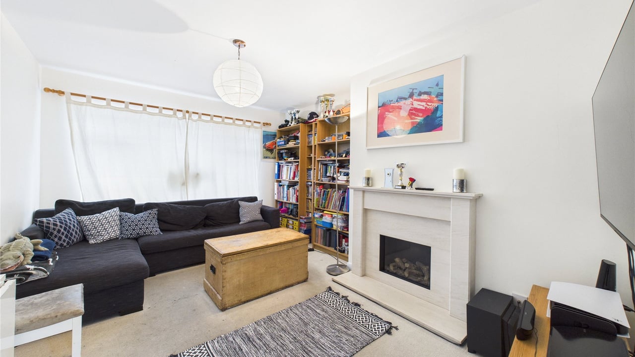 Picture No. 02 - Mendip Road, Farnborough