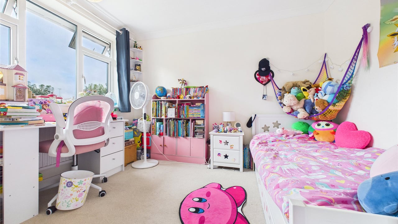 Picture No. 12 - Mendip Road, Farnborough