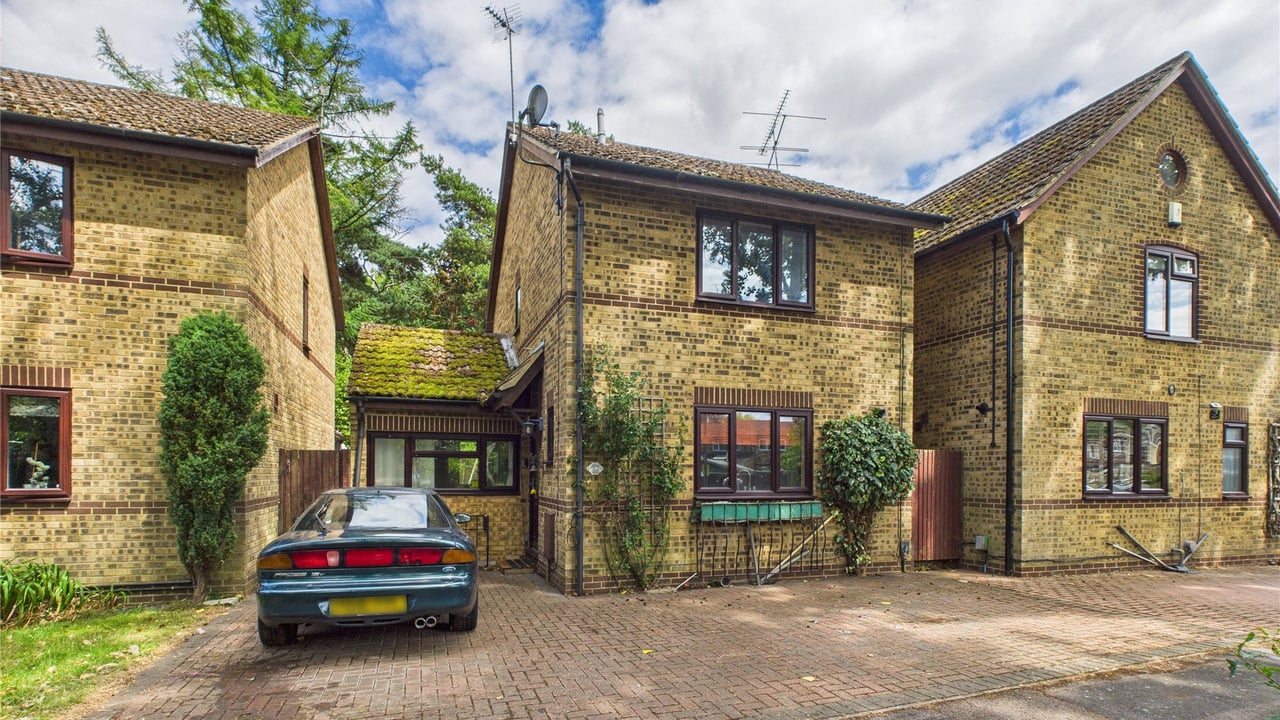 Picture No. 13 - Newton Road, Farnborough