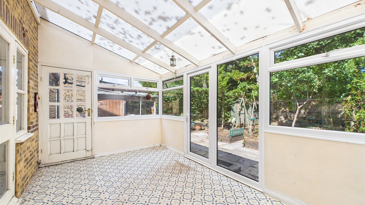 Picture No. 17 - Newton Road, Farnborough