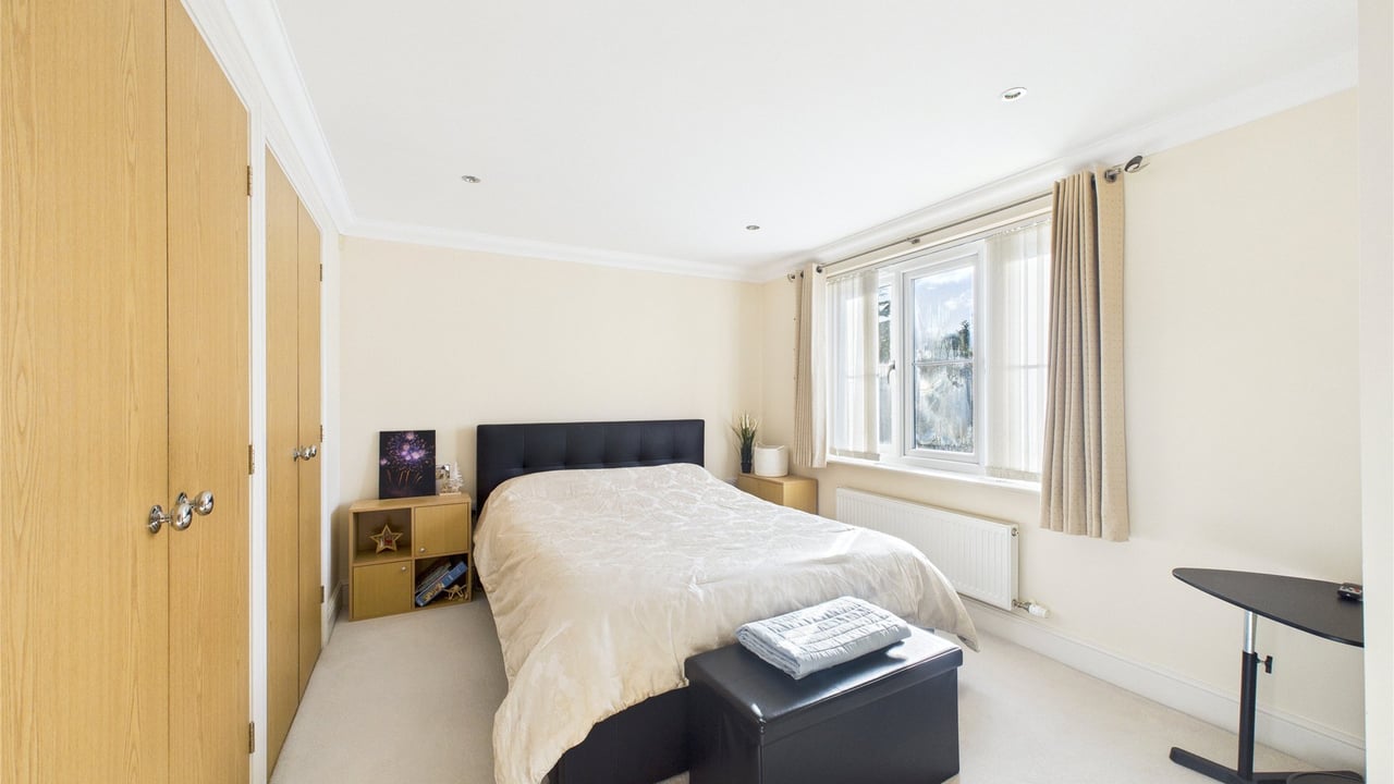 Picture No. 02 - Reading Road, Wokingham