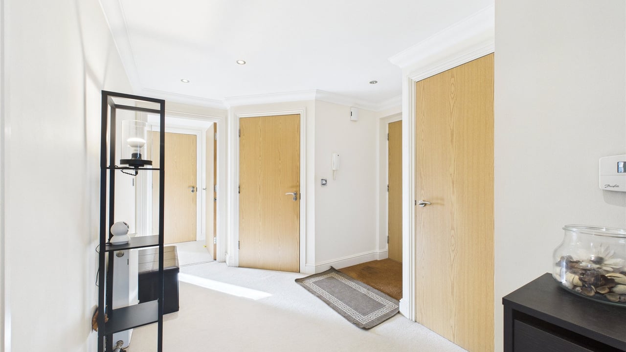 Picture No. 05 - Reading Road, Wokingham