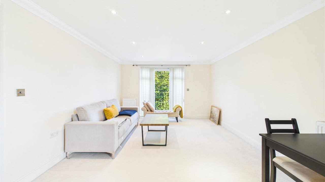 Picture No. 08 - Reading Road, Wokingham