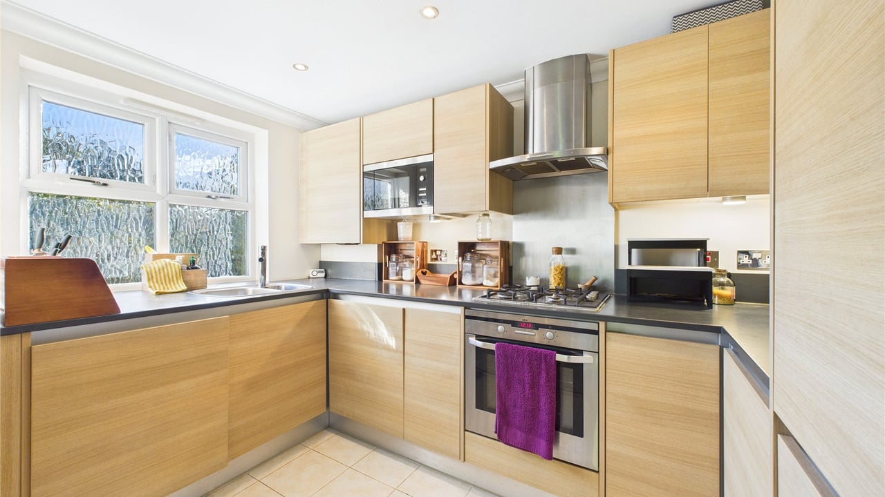 Picture No. 09 - Reading Road, Wokingham