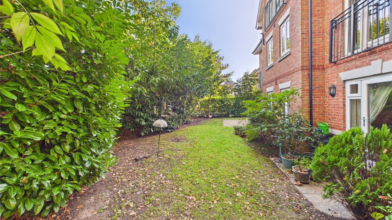 Picture No. 10 - Reading Road, Wokingham