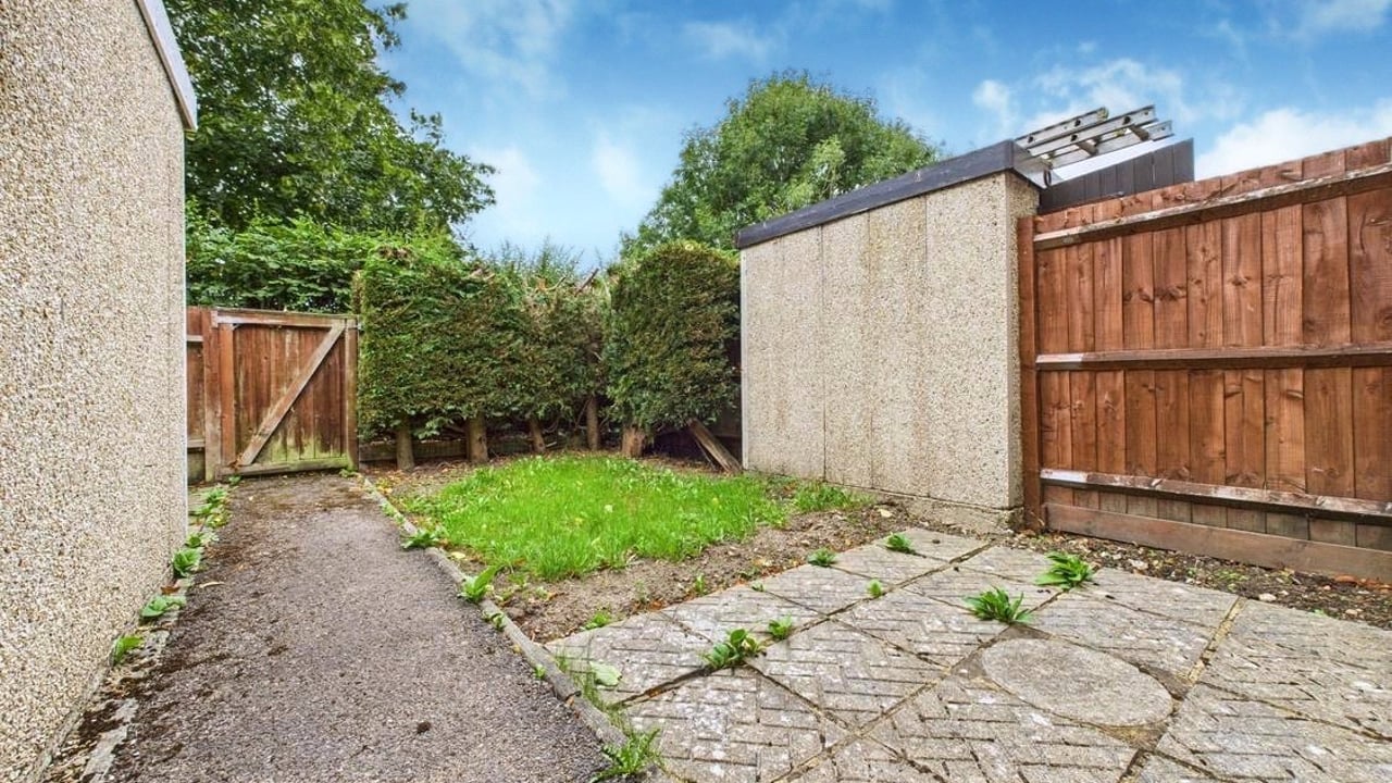 Picture No. 21 - Cromwell Way, Farnborough