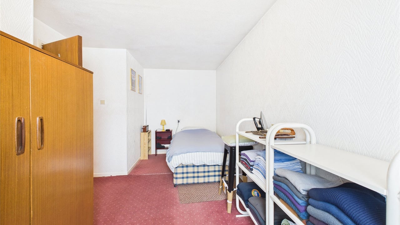 Picture No. 22 - Cromwell Way, Farnborough