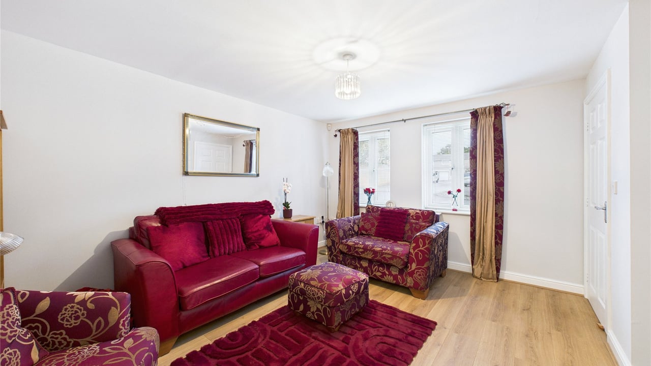 Picture No. 03 - Goddards Close, Farnborough