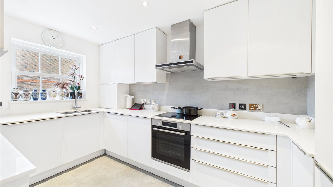 Picture No. 09 - Charlotte Mews, Farnborough