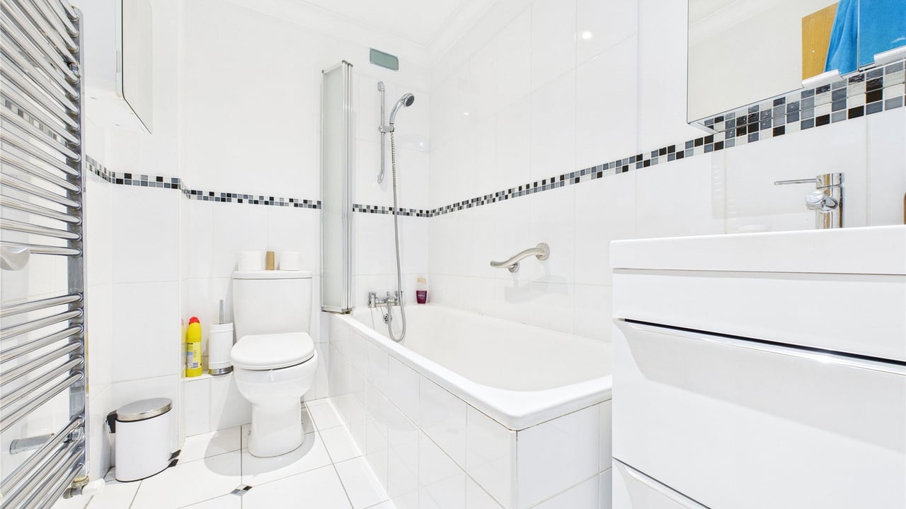 Picture No. 16 - Charlotte Mews, Farnborough