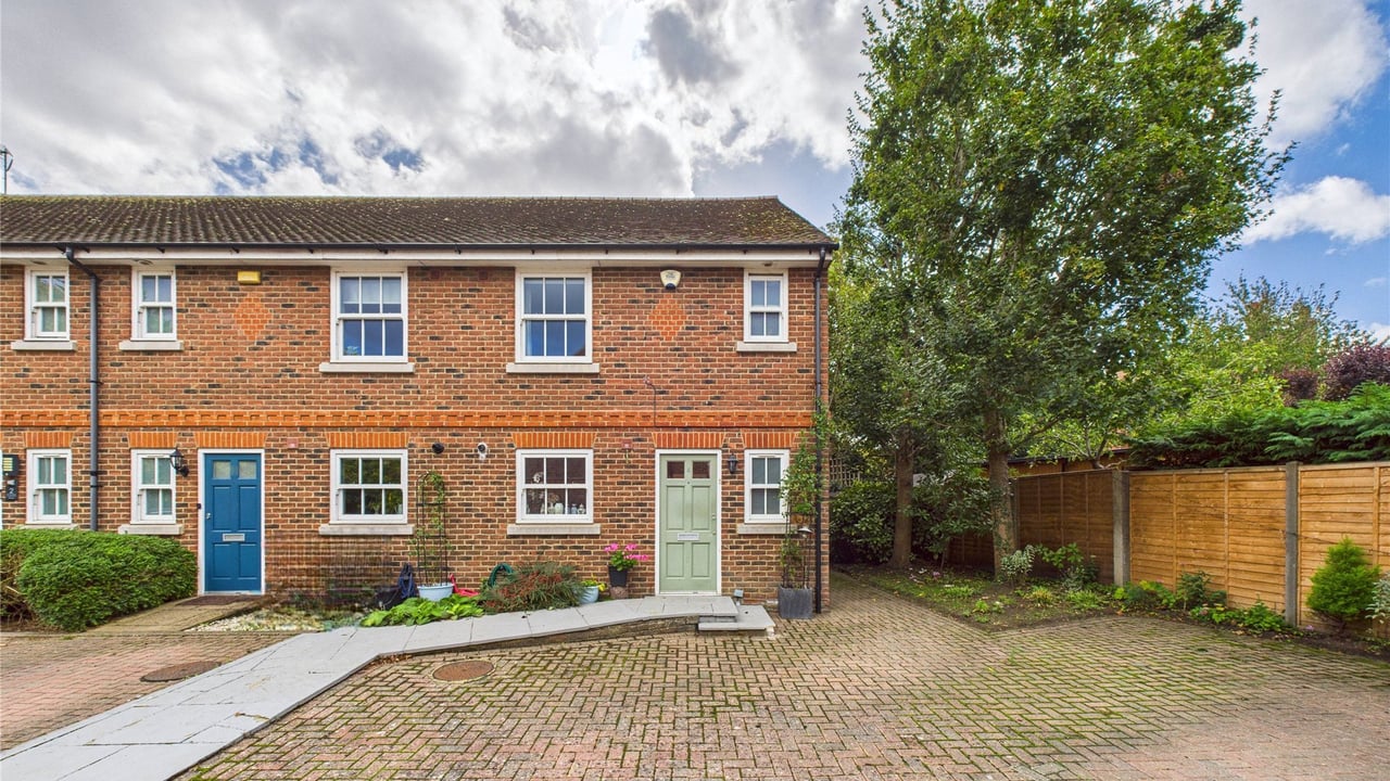 Picture No. 28 - Charlotte Mews, Farnborough