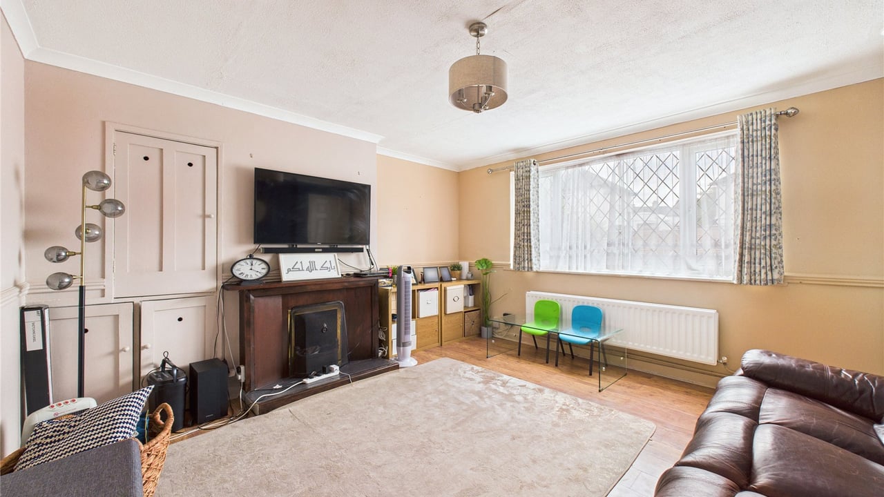 Picture No. 08 - Keith Lucas Road, Farnborough