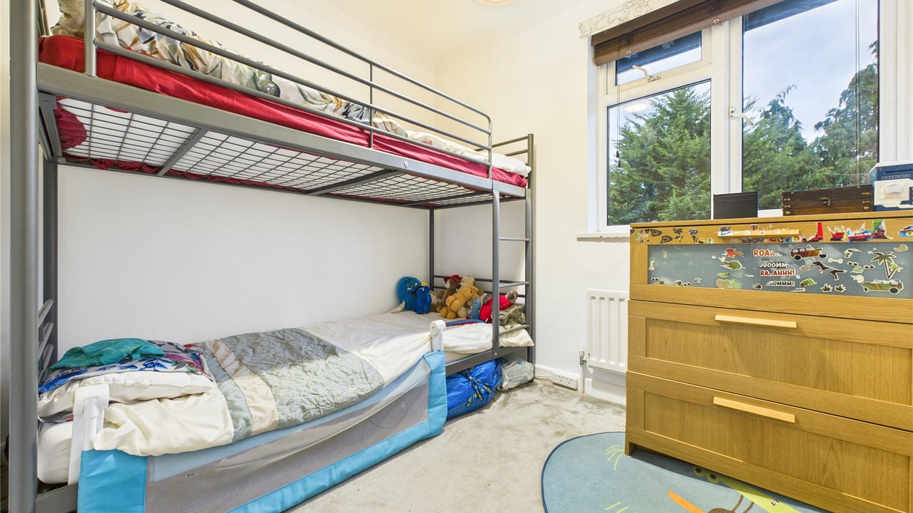 Picture No. 20 - Keith Lucas Road, Farnborough