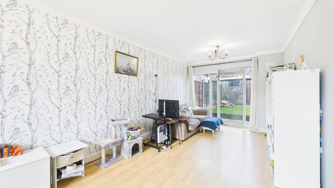 Picture No. 18 - Austen Road, Farnborough