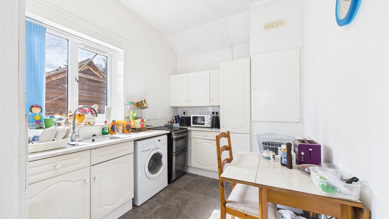 Picture No. 16 - Park Road, Farnborough