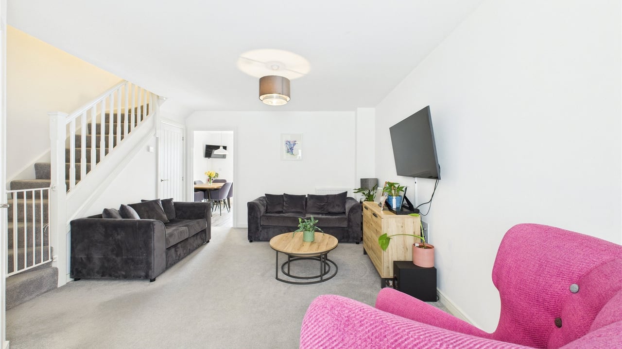 Picture No. 03 - Moorfield Place, Farnborough