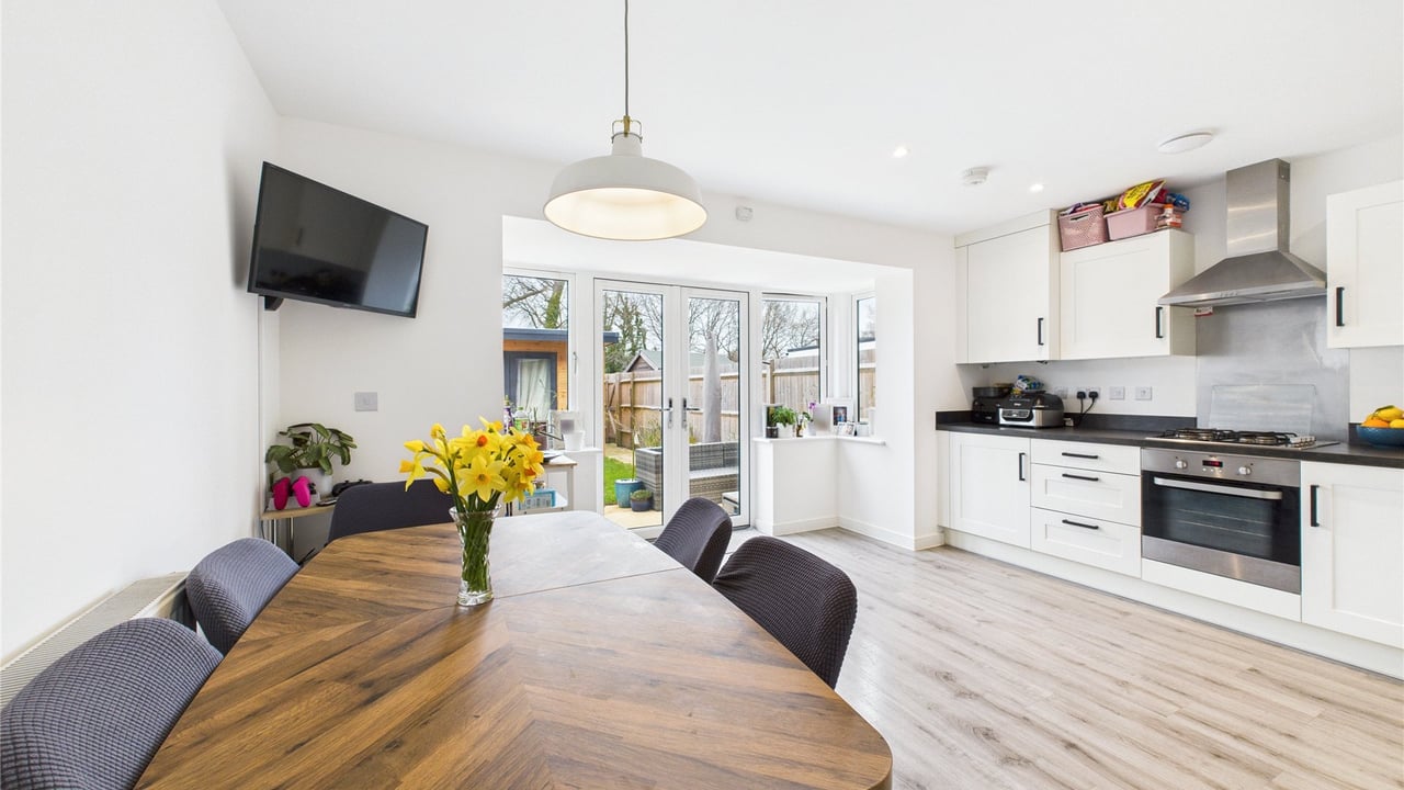 Picture No. 05 - Moorfield Place, Farnborough