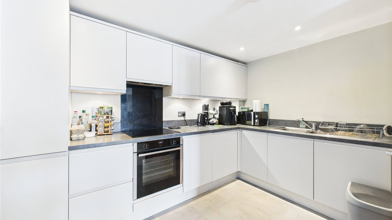 Picture No. 21 - Alexandra House, Farnborough