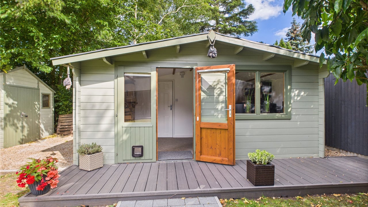 Picture No. 09 - Prospect Road, Farnborough