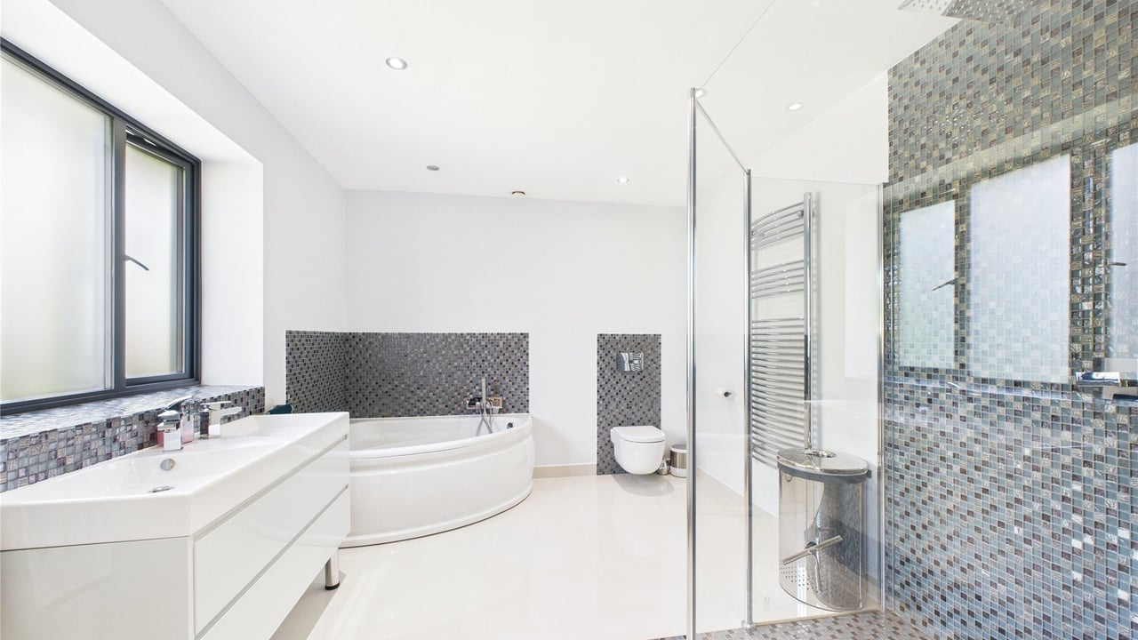 Picture No. 14 - Prospect Road, Farnborough