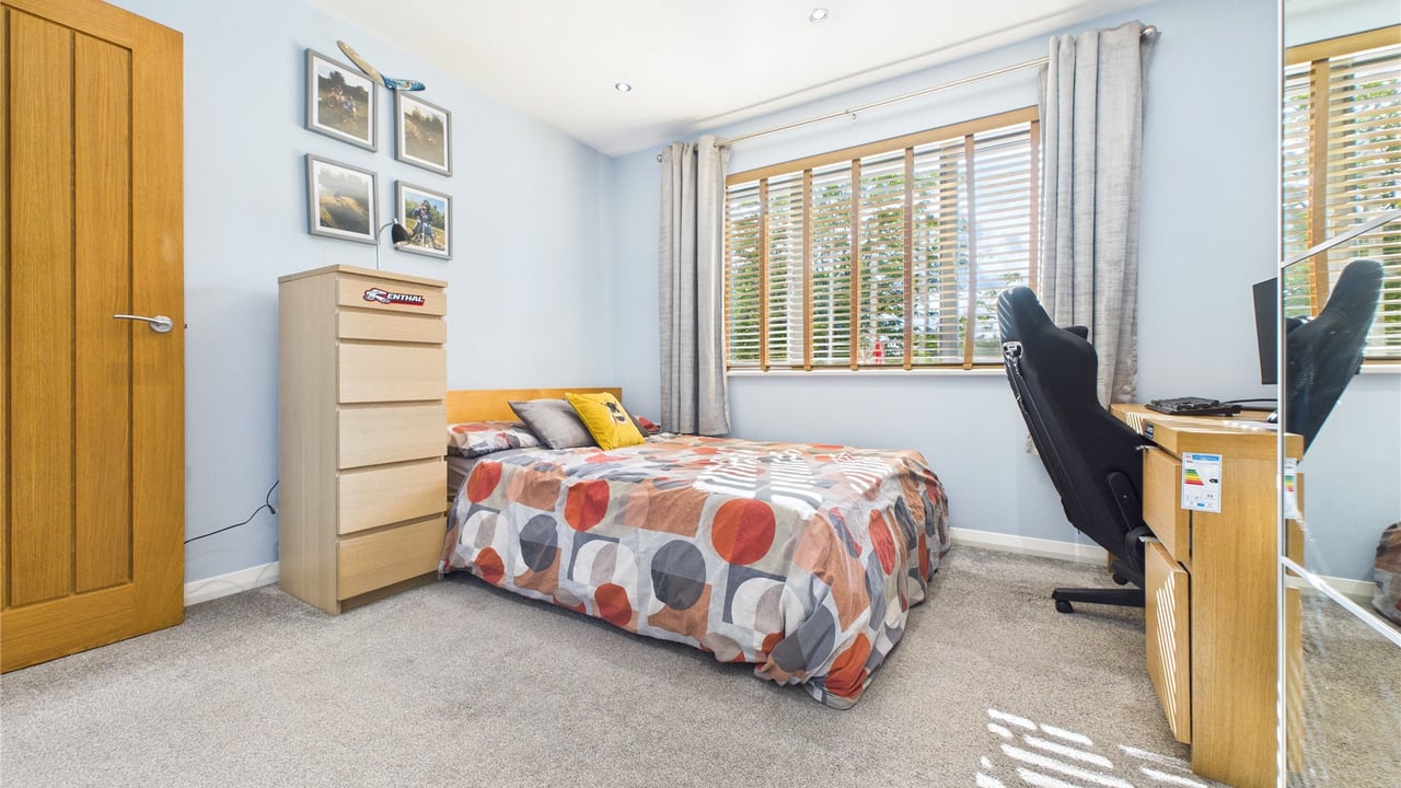 Picture No. 20 - Prospect Road, Farnborough