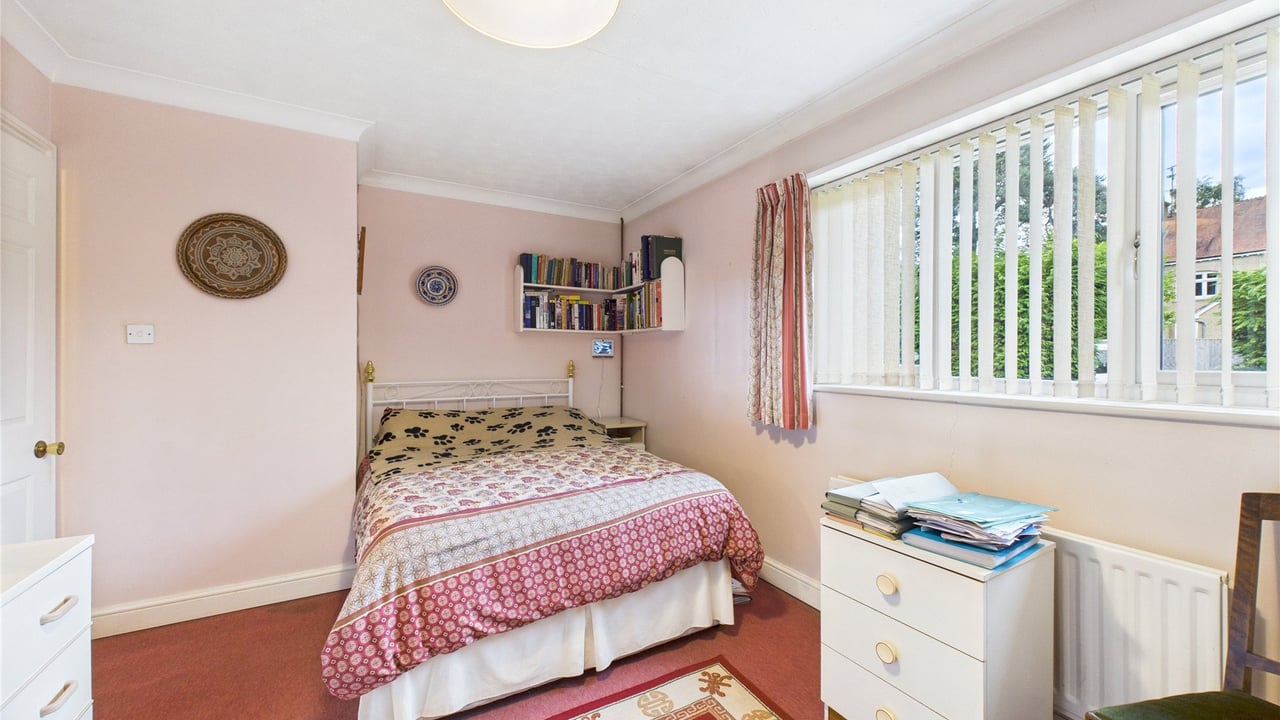 Picture No. 05 - Church Avenue, Farnborough