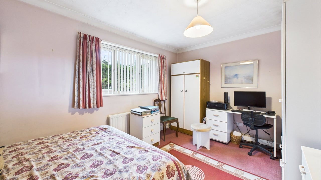 Picture No. 06 - Church Avenue, Farnborough