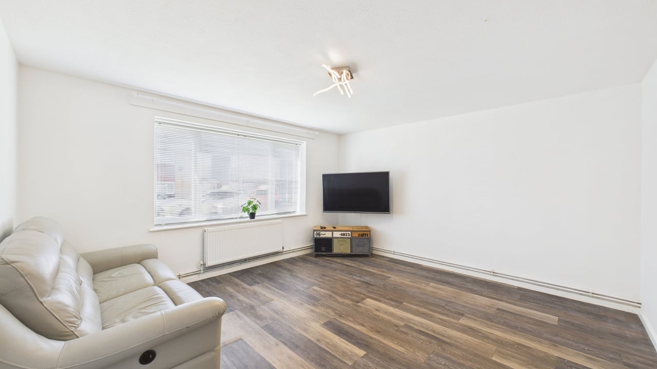 Picture No. 02 - Cody Road, Farnborough