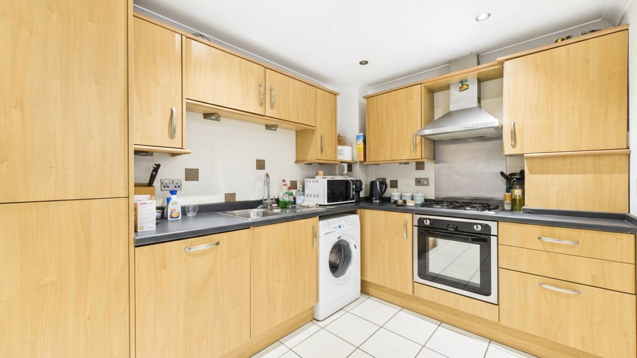 Picture No. 03 - Queens Road, Farnborough