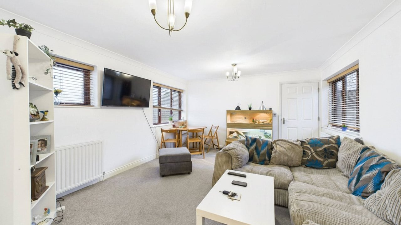 Picture No. 05 - Queens Road, Farnborough