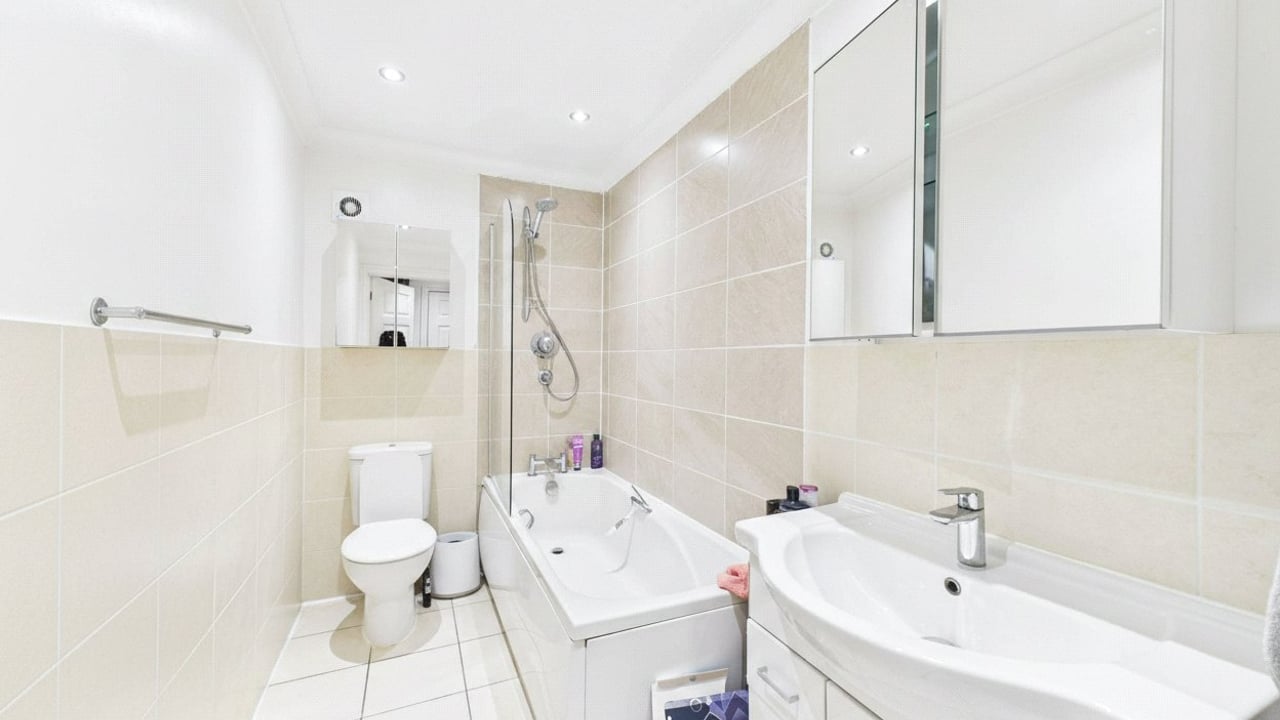 Picture No. 06 - Queens Road, Farnborough