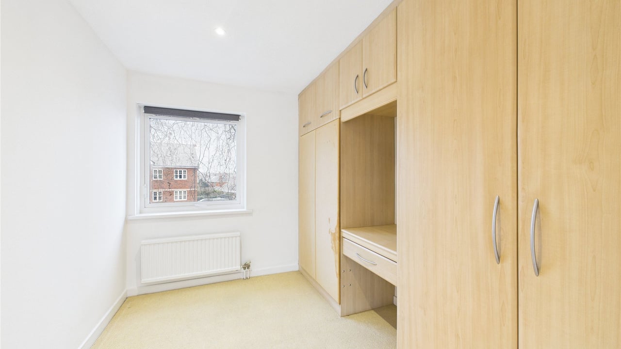 Picture No. 02 - Bailey Close, Maidenhead