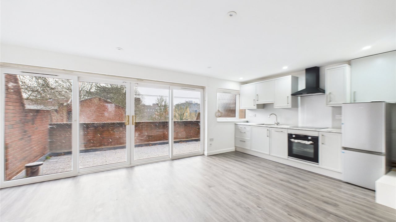 Picture No. 03 - Bailey Close, Maidenhead