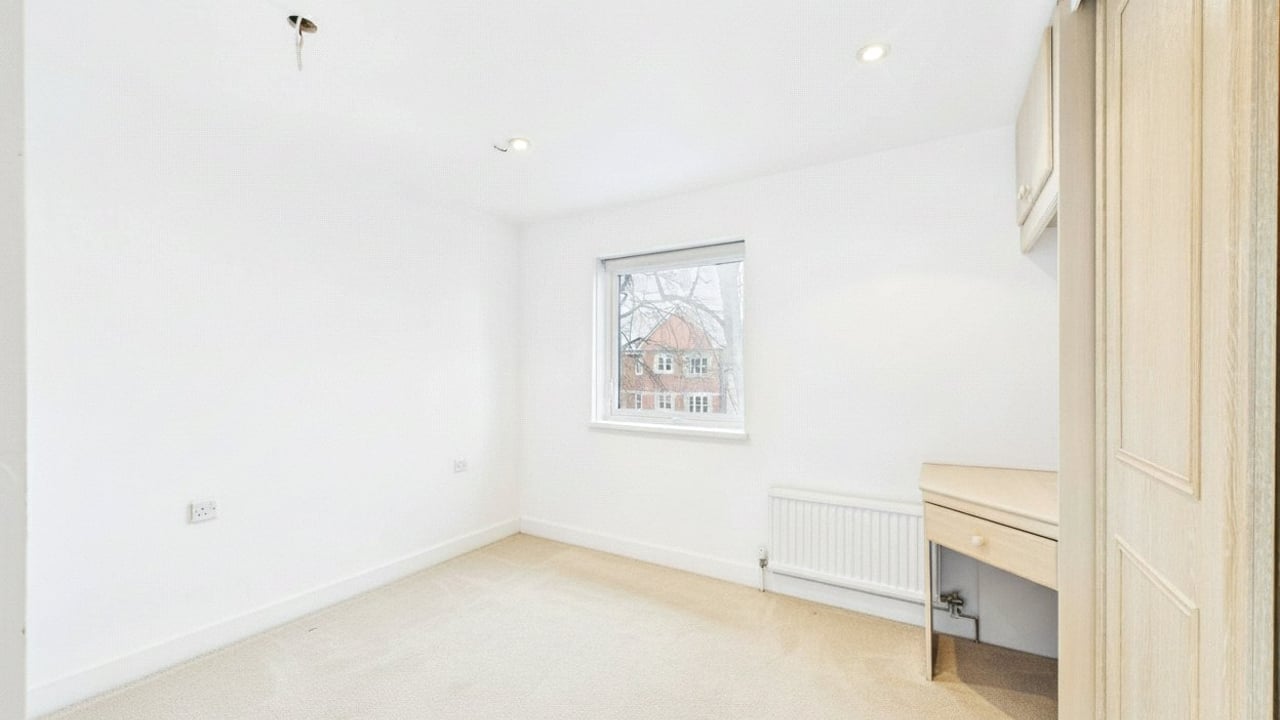 Picture No. 06 - Bailey Close, Maidenhead